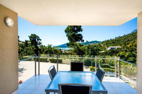Summit Apartments Airlie Beach - Geraldton Accommodation 2