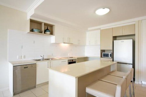 Summit Apartments Airlie Beach - Geraldton Accommodation 6