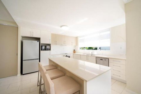 Summit Apartments Airlie Beach - Geraldton Accommodation 1