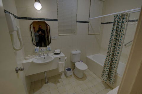 Royal Exchange Hotel - Geraldton Accommodation 6