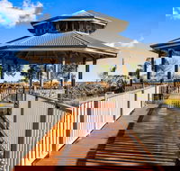 Quality Suites Point Cook Seasons 5 - Geraldton Accommodation