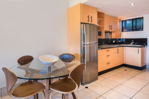 At Waterfront Whitsunday Retreat - Geraldton Accommodation 4