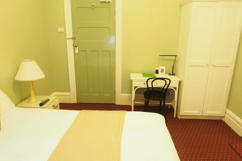 McLaren Hotel - Geraldton Accommodation 4