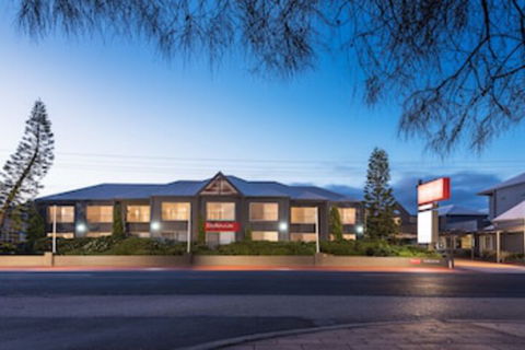 Bellevue On The Lakes - Geraldton Accommodation 0