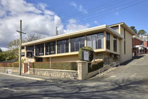 Commodore Regent - Geraldton Accommodation 0