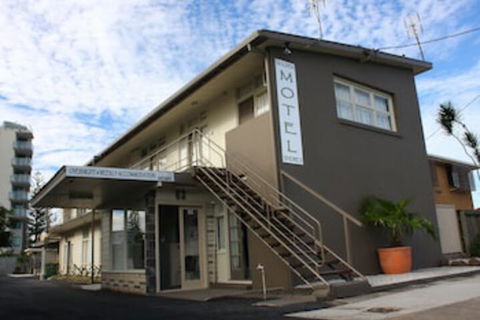 Golden Shores Airport Motel - Geraldton Accommodation 0