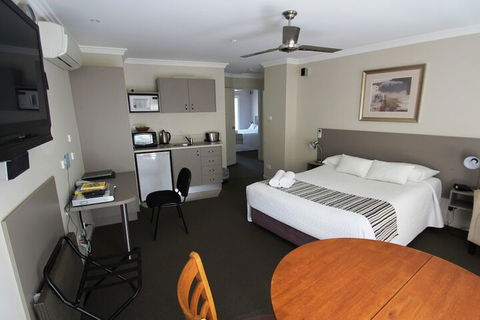 Aston Hill Motor Lodge - Geraldton Accommodation 7
