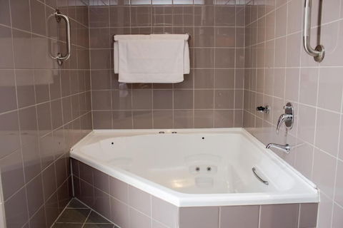 Highlander Hotel - Geraldton Accommodation 4