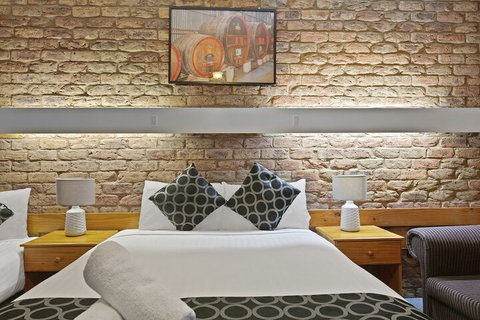 The Settlement Historic Hotel - Geraldton Accommodation 6