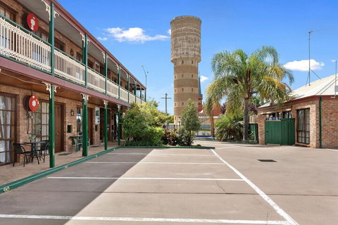 The Settlement Historic Hotel - Geraldton Accommodation 3