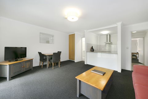 Mt Ommaney Hotel Apartments - Geraldton Accommodation 6