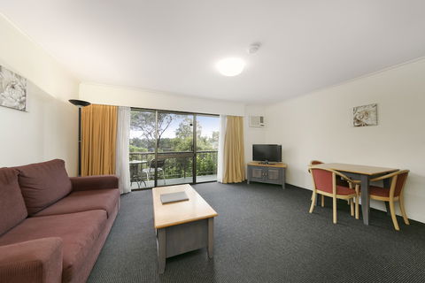 Mt Ommaney Hotel Apartments - Geraldton Accommodation 5