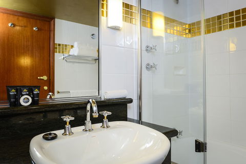 Country Club Tasmania - Geraldton Accommodation 5