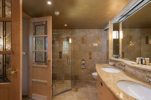 Country Club Tasmania - Geraldton Accommodation 3