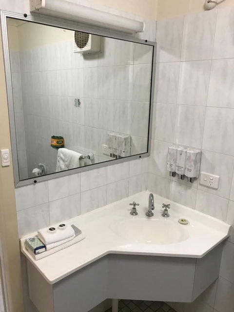 Orange Motor Lodge - Geraldton Accommodation 5