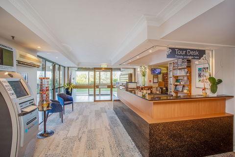 Gemini Court Holiday Apartments - Geraldton Accommodation 3