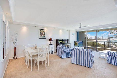 Gemini Court Holiday Apartments - Geraldton Accommodation 6