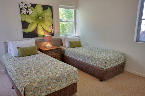 Coolum At The Beach - Geraldton Accommodation 2