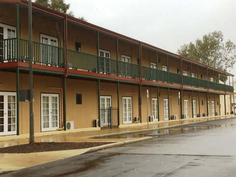 The Nosh & Nod - Howick Street - Geraldton Accommodation 0