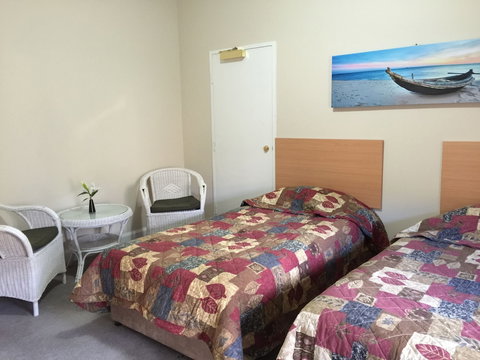 The Nosh & Nod - Howick Street - Geraldton Accommodation 4