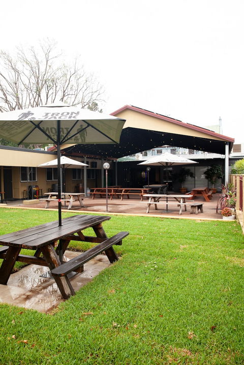 Royal Hotel Singleton - Geraldton Accommodation 0