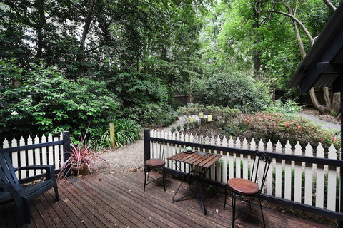 Cambridge Cottages Bed & Breakfast - Geraldton Accommodation 6