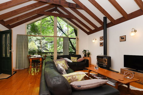 Cambridge Cottages Bed & Breakfast - Geraldton Accommodation 1