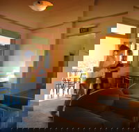 Hotel Victoria - Griffith - Geraldton Accommodation