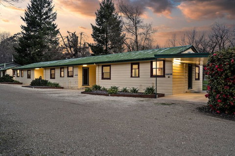 Bright Riverside Holiday Park - Geraldton Accommodation 4