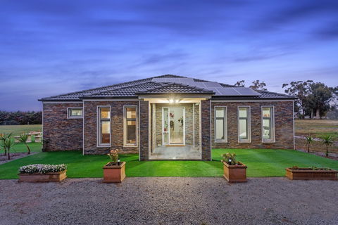 Bulla Hill Villas- Melbourne Airport - Geraldton Accommodation 2