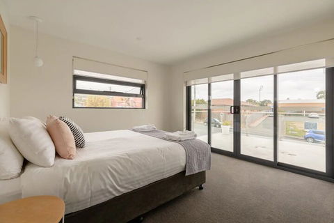 Kangaroo Bay Apartments - Geraldton Accommodation 7