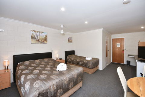 Inglewood Motel And Caravan Park - Geraldton Accommodation 7