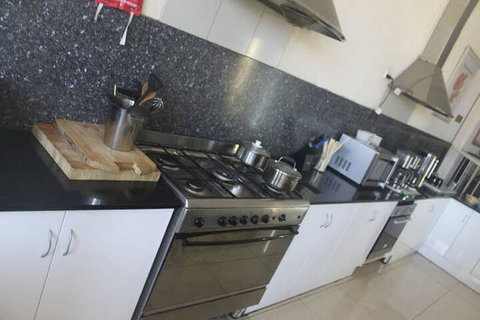 Dickson Backpackers - Geraldton Accommodation 7