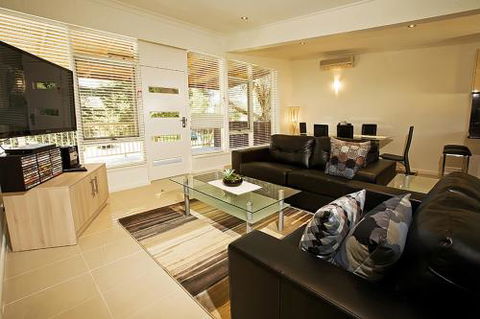Beach House Apartments - Geraldton Accommodation 1