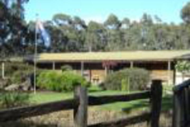 Goornong ACT Geraldton Accommodation