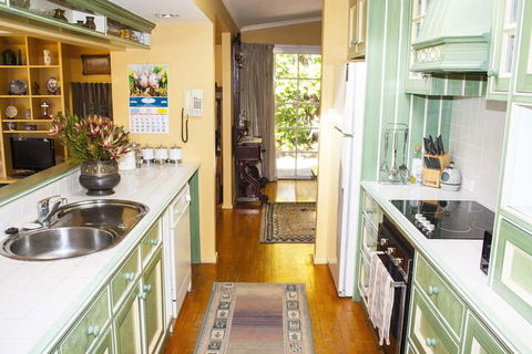 Bygone Beautys Cottages - Bronte Cottage - Geraldton Accommodation 2
