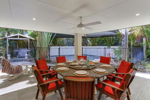 Palm Trees Noosa - Geraldton Accommodation 2