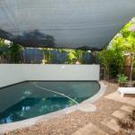 Palm Trees Noosa - Geraldton Accommodation 1