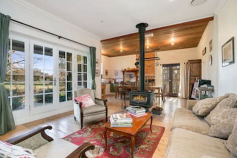 Taradale House Estate - Geraldton Accommodation 0