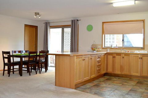 Chillax - Geraldton Accommodation 3