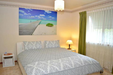 Chillax - Geraldton Accommodation 0