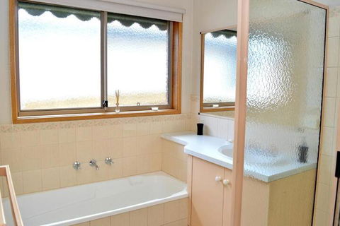 Chillax - Geraldton Accommodation 6