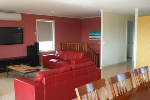 La Vista - Geraldton Accommodation 6