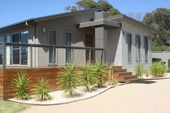 Malbecs - Geraldton Accommodation 0