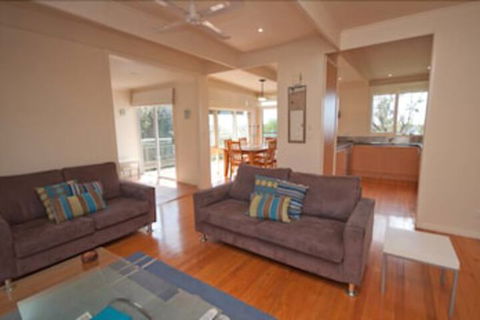 Nakarra - Geraldton Accommodation 0