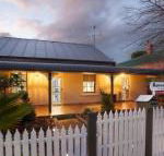 Rawsons Retreat Five Bedroom Home Walk CBD Includes Breakfast - Geraldton Accommodation