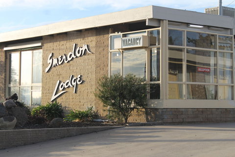 Smerdon Lodge Motel - Geraldton Accommodation 2