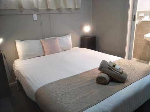 Smerdon Lodge Motel - Geraldton Accommodation 5