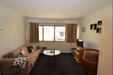Kirwan Apartments 9 - Geraldton Accommodation 3