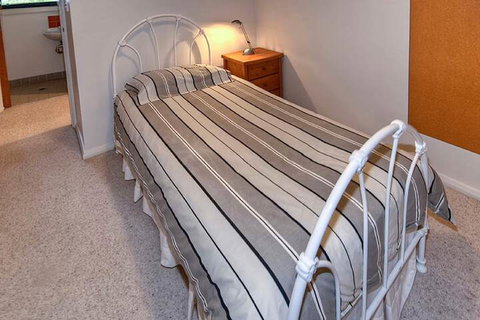 Delmonte - Geraldton Accommodation 3